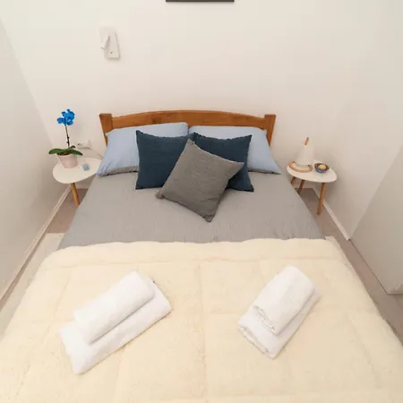 Indi Apartment