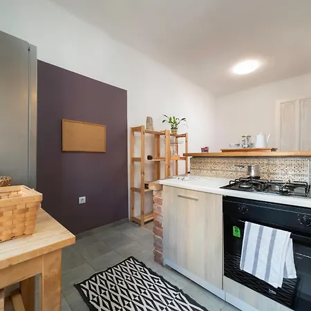 Apartment Indi